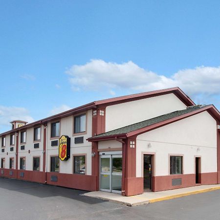 Super 8 By Wyndham Crystal Lake Exterior foto