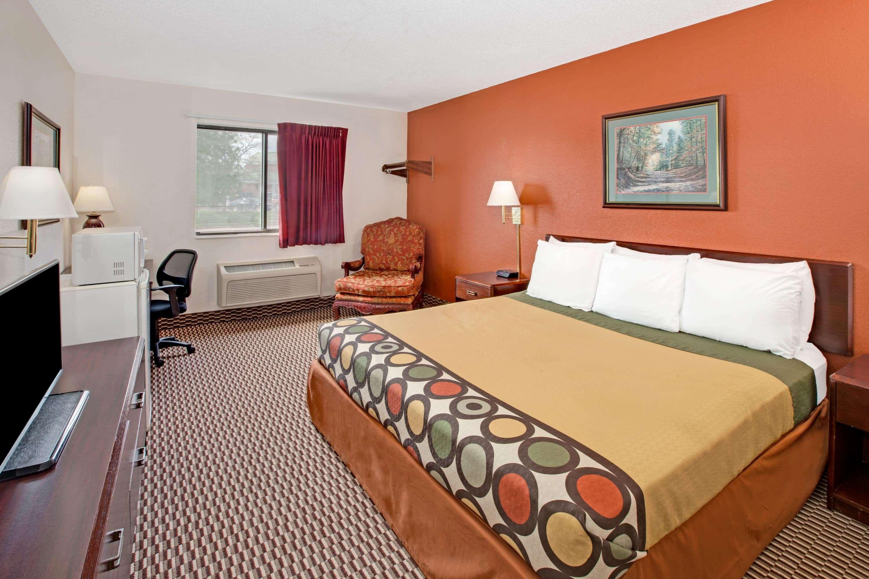 Super 8 By Wyndham Crystal Lake Exterior foto